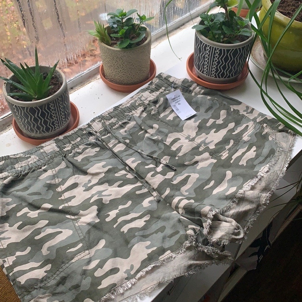 𝅺nwt Camo Shorts Linen Fringed Hemline Waist Tie Adjustable Size XL